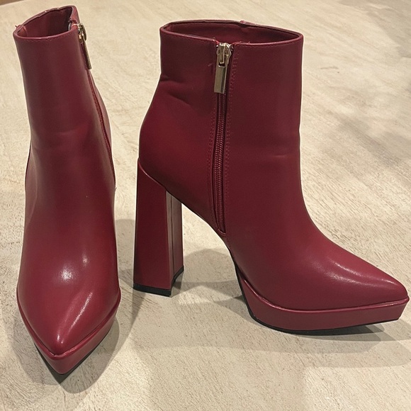 Shoes - Journee Collection Women's Tru Comfort Foam Marnnie Bootie